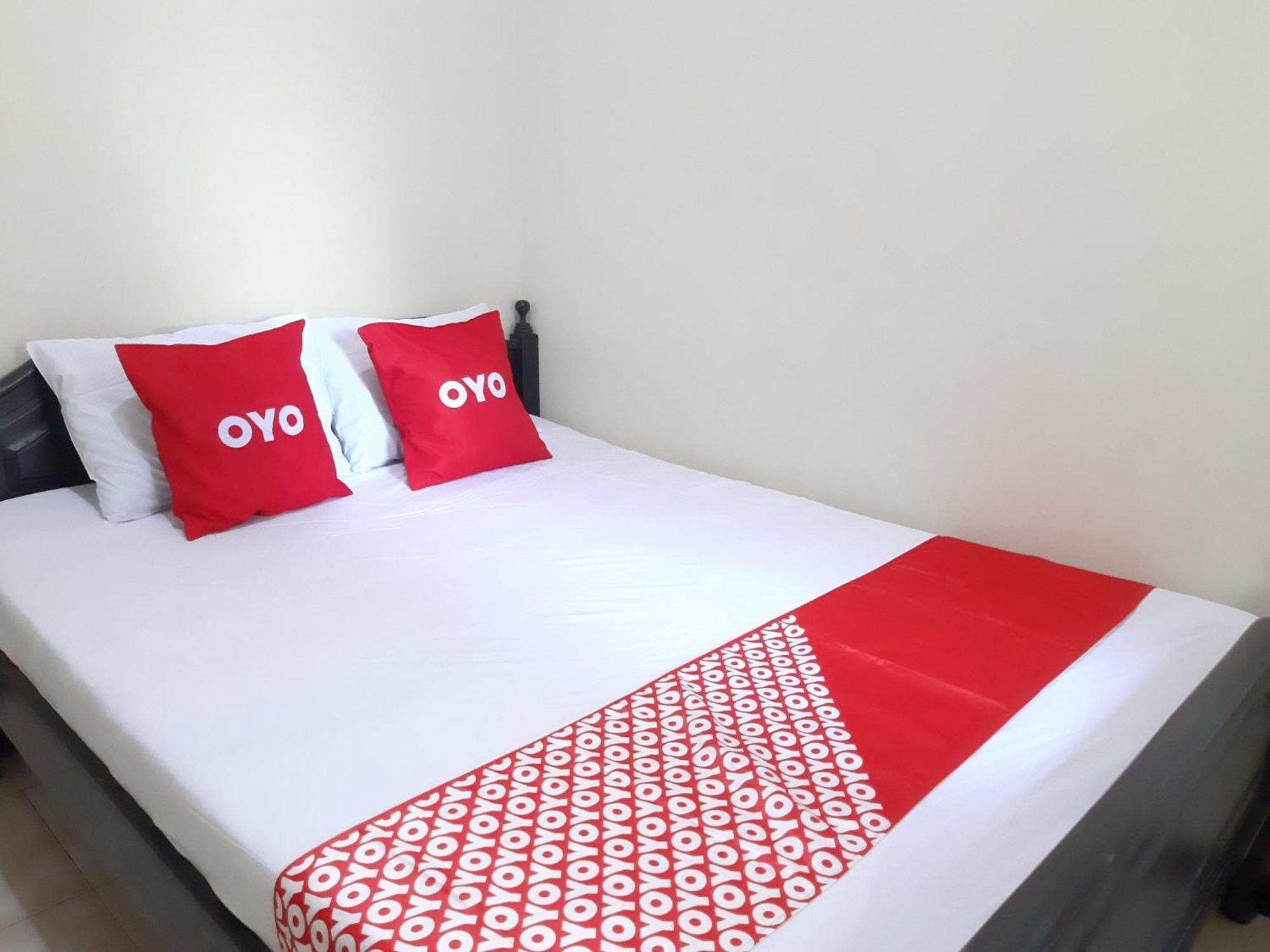Oyo 2826 Panderman Residence Blitar Exterior photo