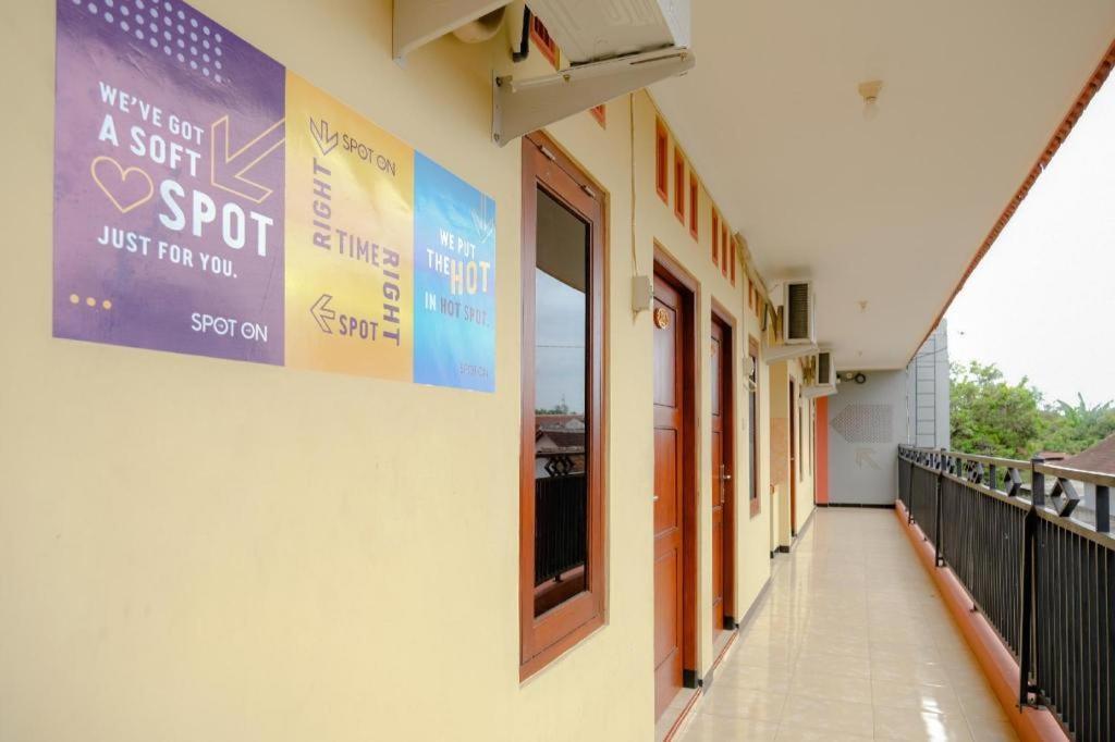 Oyo 2826 Panderman Residence Blitar Exterior photo